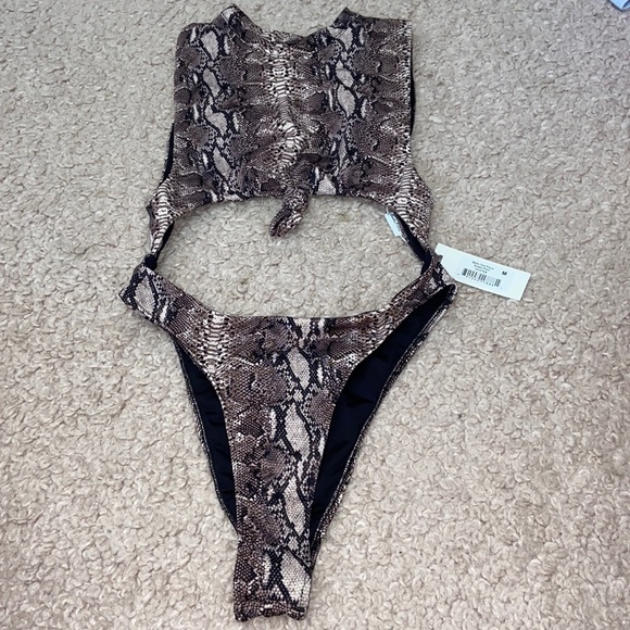 frankie’s bikinis belle one piece - Picture 3 of 7